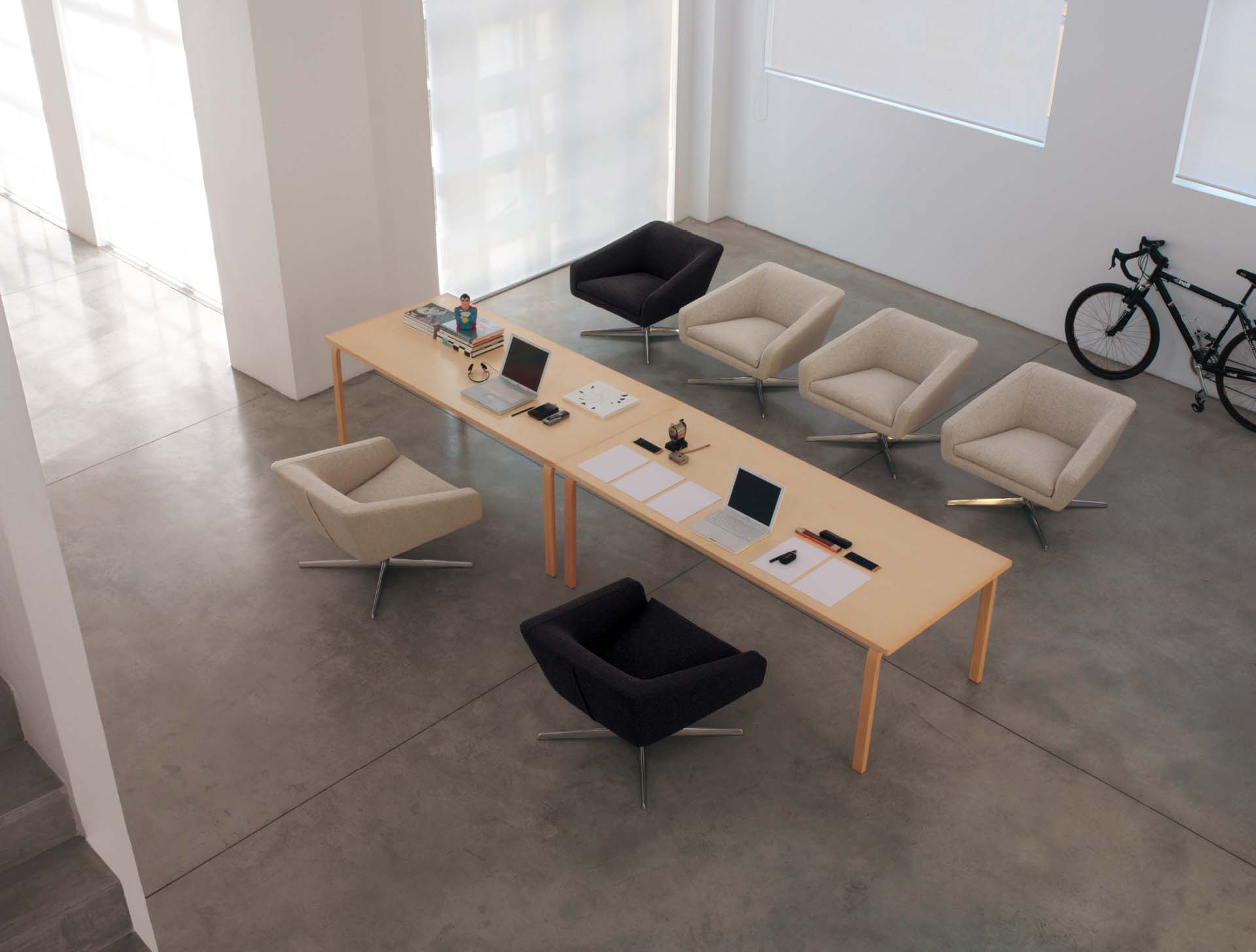 MODERNER DREHSESSEL SILLON